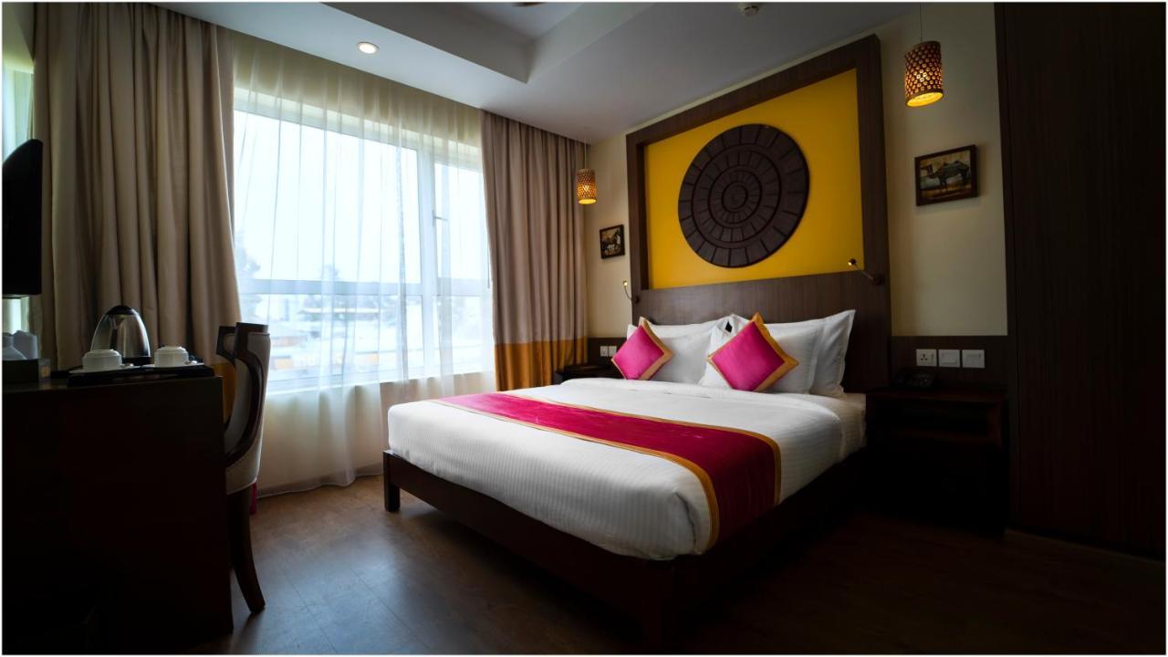 Vivin Luxury Suites Thiruvananthapuram Exterior foto