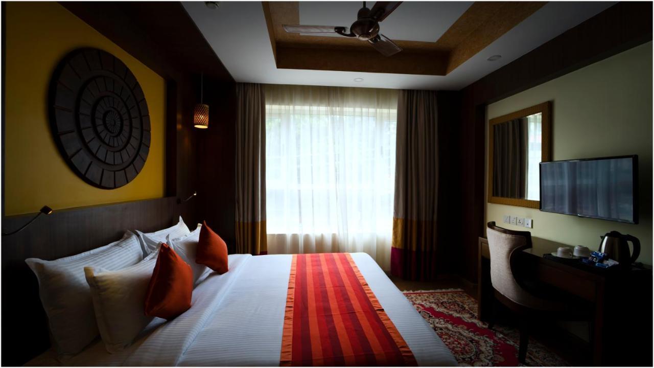 Vivin Luxury Suites Thiruvananthapuram Exterior foto
